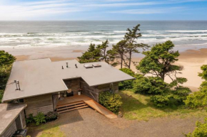Sunset Cove by AvantStay Beachfront w Balcony